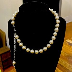 19” white faux pearl choker